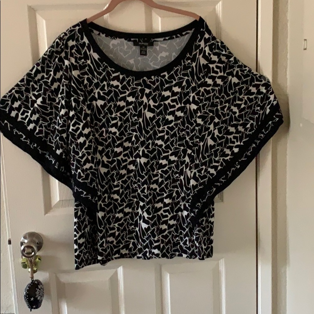 Black and white hearts with bell sleeves.